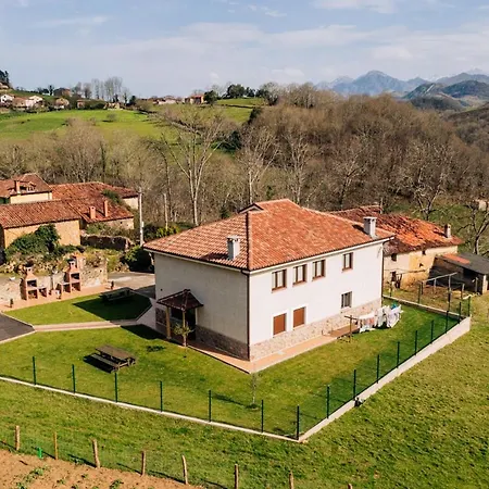 Apartamentos La Cortina Cangas de Onis Exterior photo