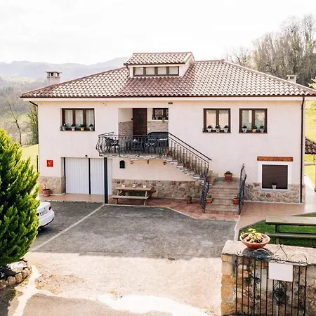 Apartamentos La Cortina Cangas de Onis Exterior photo